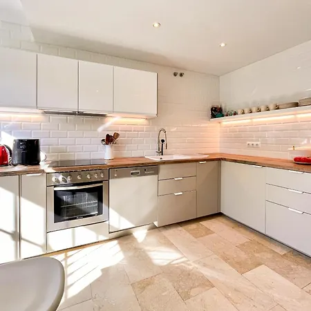 Townhouse Nueva Andalucia Holiday home